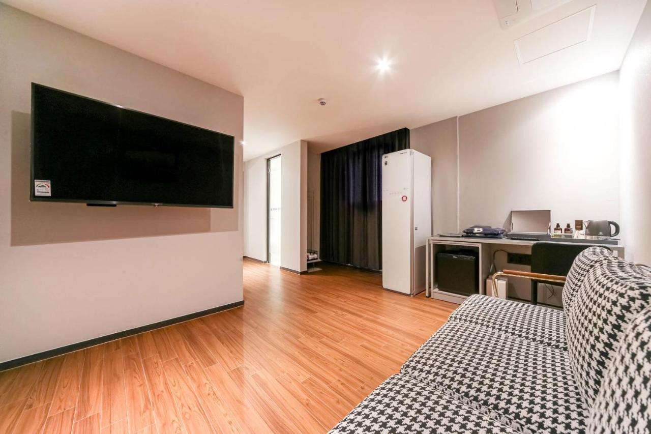 Pohang Brown Dot Hotel Экстерьер фото